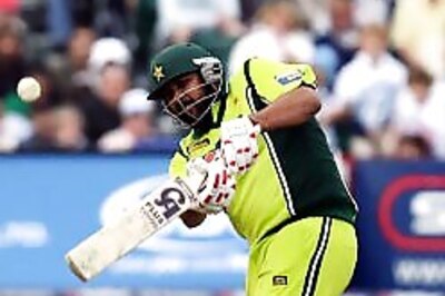 Pak beat Eng in Twenty20 clash