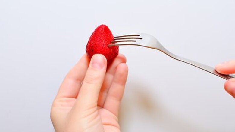 How to Make Strawberry Liqueur