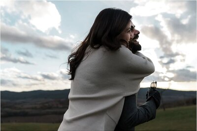 Very Soon 3 of Us: Mom-to-be Anushka Sharma Misses Virat Kohli on Wedding Anniversary, See Mushy Pic