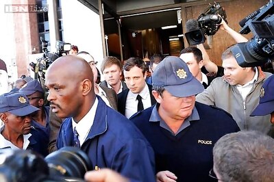 Oscar Pistorius pleads not guilty at murder trial