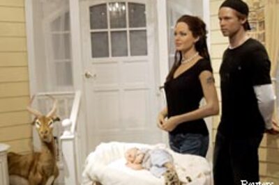 Wax museum calls off Pitt-Jolie wedding