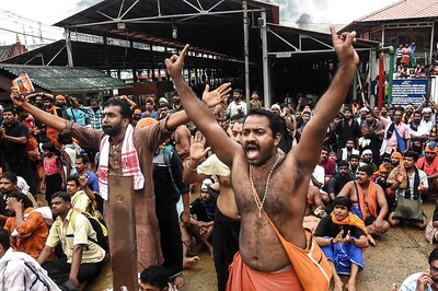 Sabarimala Temple LIVE Updates: Protesters Check ID Card, Force Woman to Turn Back as Cops Look On