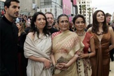 Pics: Ladies set Oscar ramp on fire