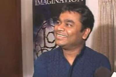 Euphoric Bollywood hails Rahman's Oscar win