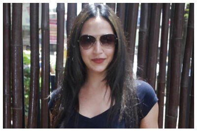 Esha Deol Offers A Quirky Lockdown-special Fashion Tip On Instagram