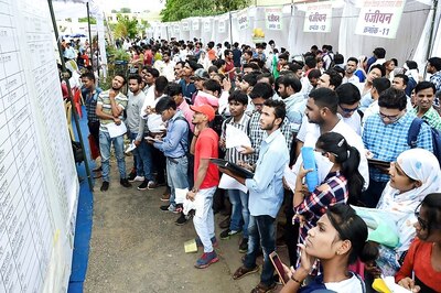 IBPS Clerks 2018 Last Date Today, 7275 Jobs, Graduates Must Apply Now!