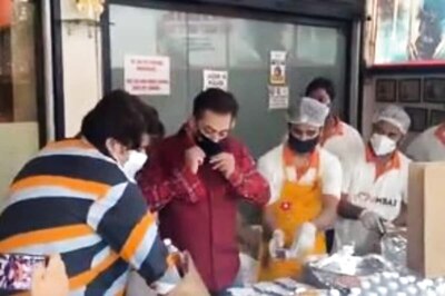 Salman Khan Tastes Food Before Getting it Packed for Distribution Among Frontline Workers
