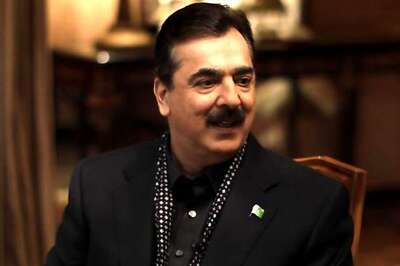Pak govt allies in solidarity with Gilani