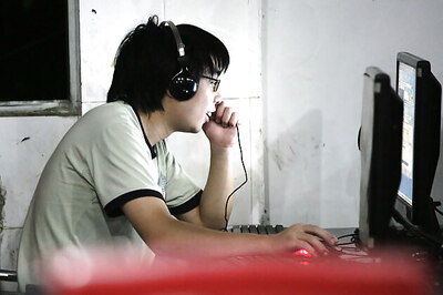China's Internet users breach half billion mark