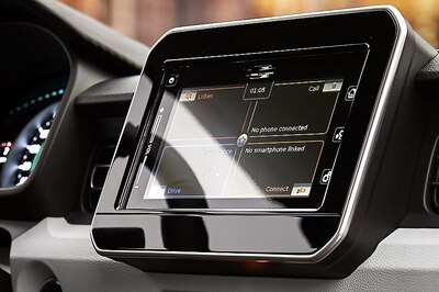 Drivers With Hands-Free Devices Less Likely to Crash Cars: Study
