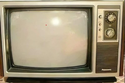 Anand Mahindra's 'Being The Remote' Tweet Triggers Nostalgia On Twitter