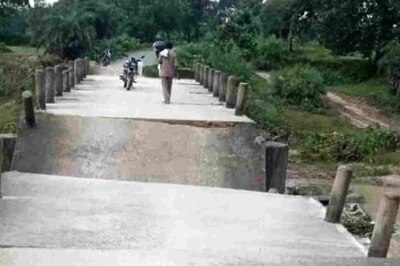 A 20-Year-old Bridge Collapses in Jharkhand’s Jhumri Telaiya Due to Heavy Rain