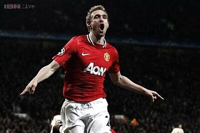 Darren Fletcher returns to action with reserves for Manchester United