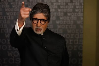 Amitabh Bachchan Rectifies Error, Credits Prasoon Joshi for Poem He Recited