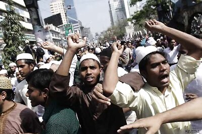 Bangladesh: 40 injured in Jamaat clash with police