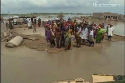 Flood hit Pak finally accepts India's aid offer