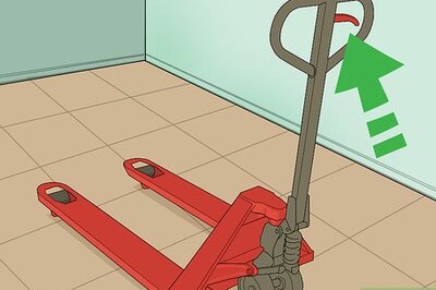 How to Operate a Manual Pallet Jack