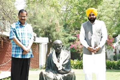 Give One Chance to AAP in Gujarat, Says Kejriwal As He Kickstarts Party's Poll Campaign With Roadshow