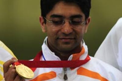 Congratulate Abhinav Bindra | Gift a bouquet