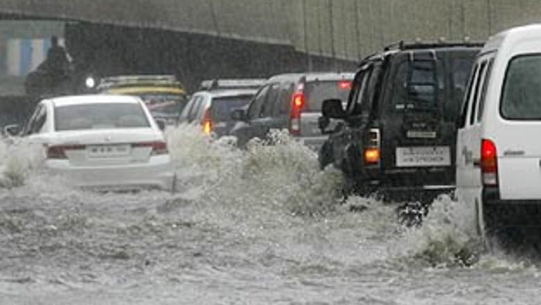 Hard rain in Mumbai, hardly any in Delhi