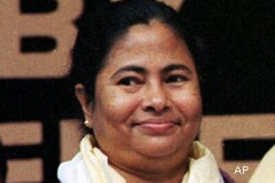 Mamata calls Bangla bandh on Thursday