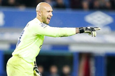 Everton say goalkeeper Tim Howard to join Colorado Rapids