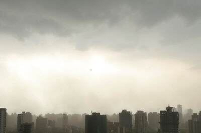 Dust Storm, Downpour Hit Mumbai, Thane; Flight Operations Affected