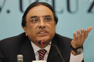 Man hurls shoes at Pakistan's Prez Zardari in UK