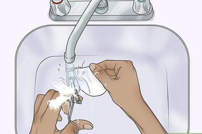 How to Heat an Eyelash Curler