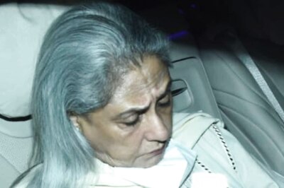 Jaya Bachchan Tries to Stop Paparazzi From Taking Pics As She Leaves Shweta Bachchan's Bash