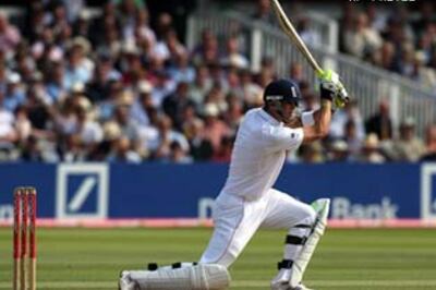 Pietersen ruled out of Ashes after surgery