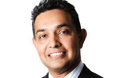 Motorola CEO Sanjay Jha's pay tripled in 2011