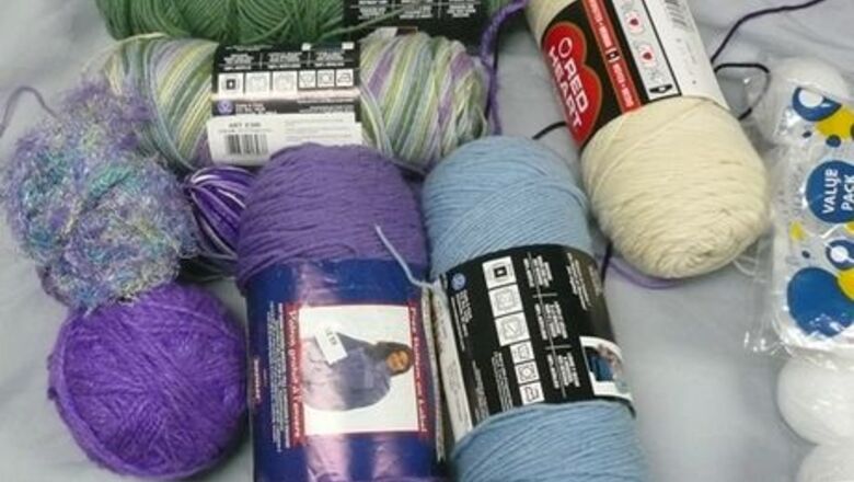 How to Make a Yarn Wreath