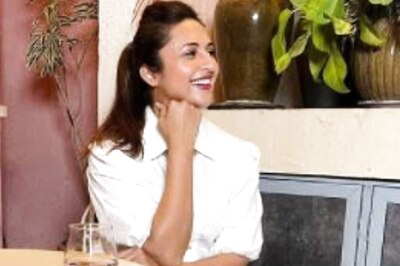 Divyanka Tripathi Shares 'Edited' vs 'Original' Pic of Herself, Shows Off Her Bruised Legs