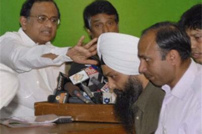 Journo questions Minister, loses cool