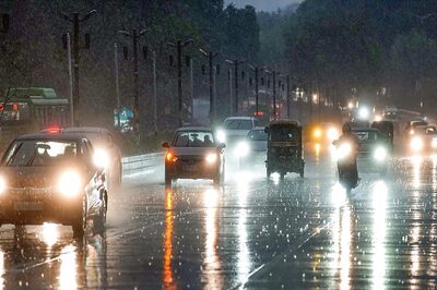 Delhi Records Minimum Temperature of 17.2 Deg C; Light Rain Expected