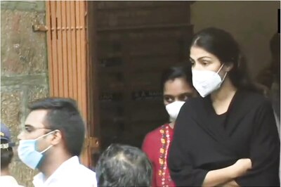 Mumbai Sessions Court Reserves Order on Rhea Chakraborty's Bail Plea Till Friday