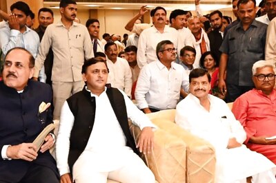 Despite Pomp and Show, This Lucknow Wedding's Silence Became the Focus. Courtesy: Akhilesh, Shivpal