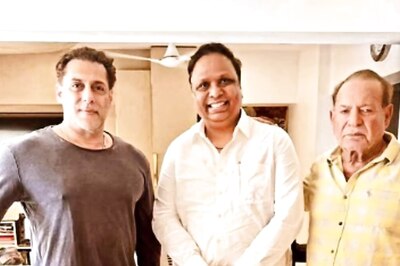 Trending Photo: Salman Khan Enjoys Rare Lunch Outing With Father Salim Khan