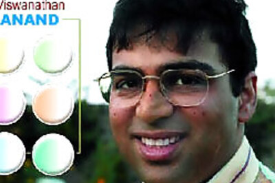 Anand beats Nielsen, back in lead