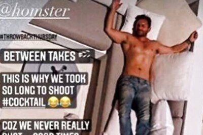 Kareena Kapoor Khan Swoons Over Saif Ali Khan's Bare Body From Cocktail Sets