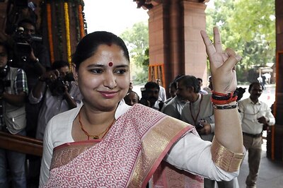 'Barabanki Mein Jeena Mushkil Kar Dungi,' BJP MP Priyanka Rawat Threatens SDM