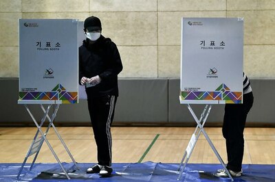 South Koreans Head to Polls Despite Global Pandemic Covid-19