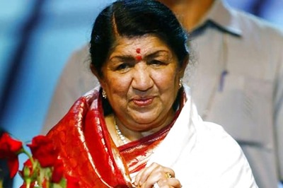 Singer Lata Mangeshkar Admitted to Hospital After Facing Breathing Difficulties