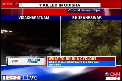 Cyclone Phailin hits Odisha-AP coast, massive rain lashes the region
