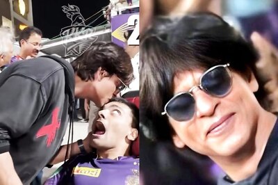 Shah Rukh Khan Kisses Specially-Abled Super Fan at KKR Match; SRK Fans Say 'King for Reason'