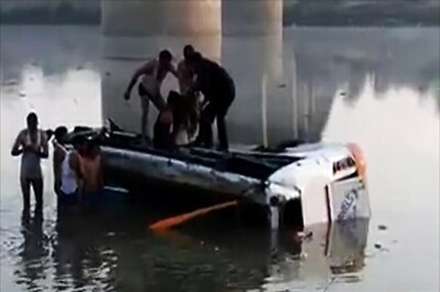 Sawai Madhopur Accident: 32 Pilgrims Killed as Bus Driven by Minor Falls Into Banas River