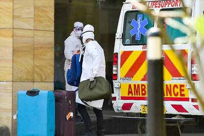 Two Resident Doctors of Delhi's Safdarjung Hospital Test Positive for Coronavirus