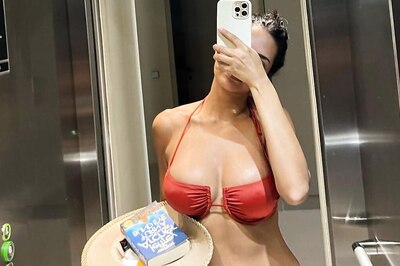 Sexy! Esha Gupta Goes Bold in Her Orange Bikini, Flaunts Her Curves in Selfie; See Photo