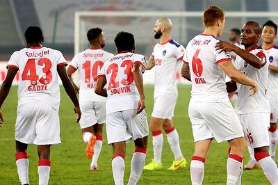 ISL 2015: Delhi Dynamos aim for top spot after making it to the semis